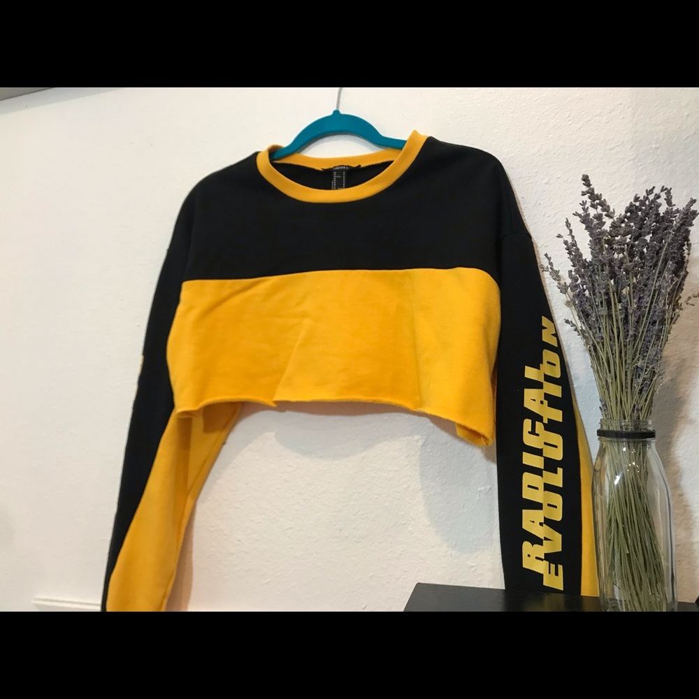 Crop Sweater Radical Revolution